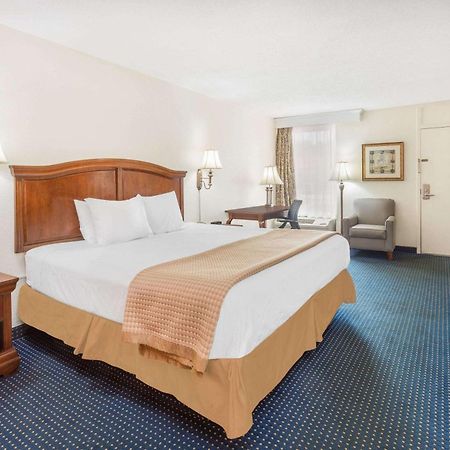 Hotel Baymont By Wyndham Rocky Mount I-95 Extérieur photo