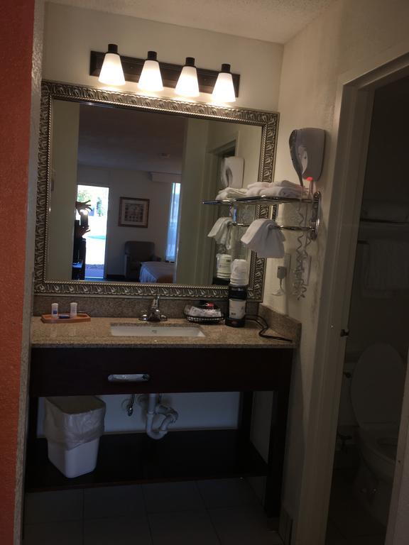 Hotel Baymont By Wyndham Rocky Mount I-95 Extérieur photo