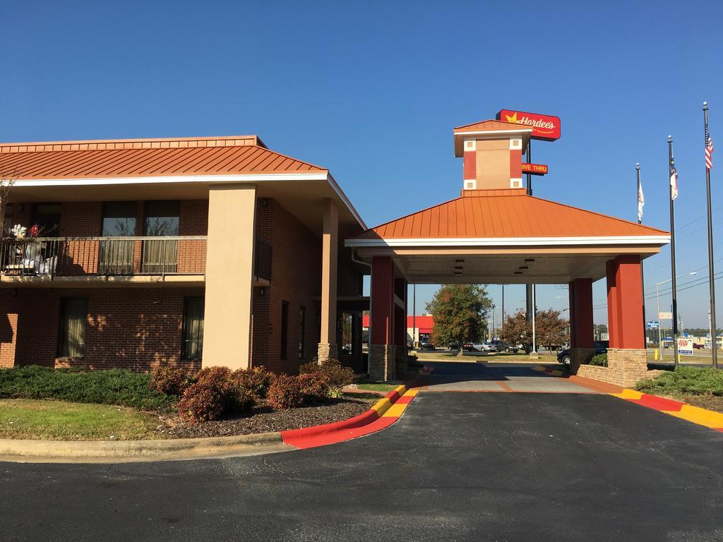 Hotel Baymont By Wyndham Rocky Mount I-95 Extérieur photo