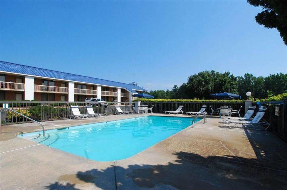 Hotel Baymont By Wyndham Rocky Mount I-95 Extérieur photo